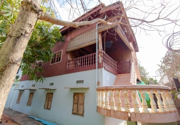 5 Bedroom Wooden House For Sale - Sala Kamreuk, Siem Reap thumbnail