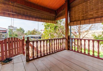 5 Bedroom Wooden House For Sale - Sala Kamreuk, Siem Reap thumbnail