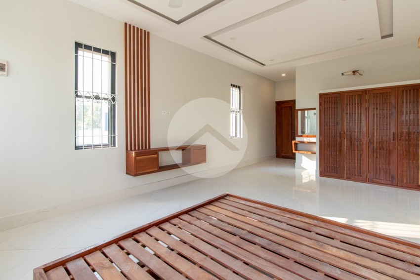 4 Bedroom House For Sale - Wat Bo, Siem Reap