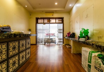 4 Bedroom Shophouse For Rent - Wat Bo, Sala Kamreuk, Siem Reap thumbnail