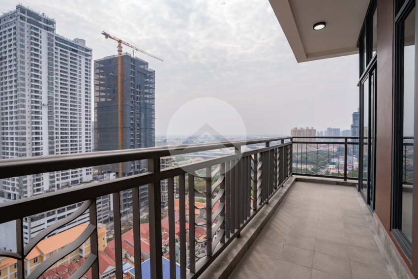 3 Bedroom Serviced Apartment For Rent - Tonle Bassac, Phnom Penh