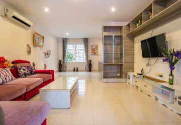3 Bedroom Link House For Rent - Chbar Ampov, Phnom Penh thumbnail