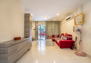 3 Bedroom Link House For Rent - Chbar Ampov, Phnom Penh thumbnail