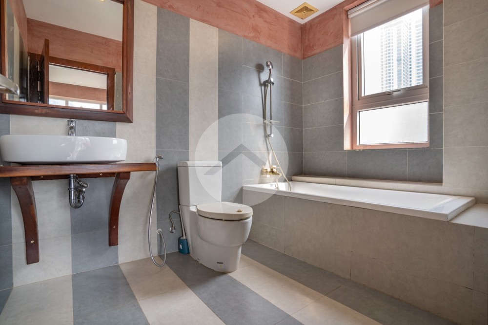 2 Bedroom Serviced Apartment For Rent - Tonle Bassac, Phnom Penh - Image 14