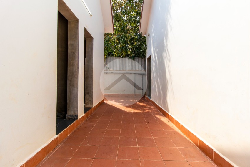 4 Bedroom Commercial Villa For Sale - Svay Dangkum, Siem Reap