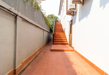 4 Bedroom Commercial Villa For Sale - Svay Dangkum, Siem Reap thumbnail