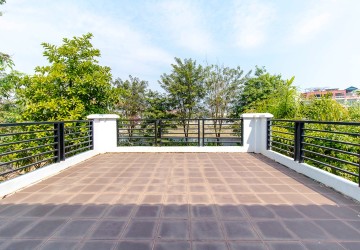 4 Bedroom Commercial Villa For Sale - Svay Dangkum, Siem Reap thumbnail