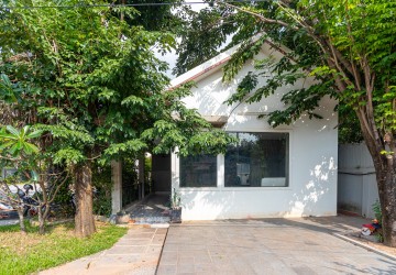 4 Bedroom Commercial Villa For Sale - Svay Dangkum, Siem Reap thumbnail