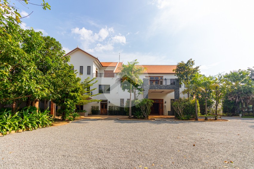 4 Bedroom Commercial Villa For Sale - Svay Dangkum, Siem Reap
