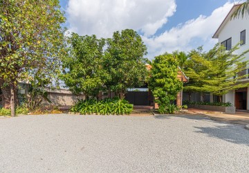 4 Bedroom Commercial Villa For Sale - Svay Dangkum, Siem Reap thumbnail
