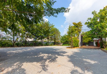 4 Bedroom Commercial Villa For Sale - Svay Dangkum, Siem Reap thumbnail