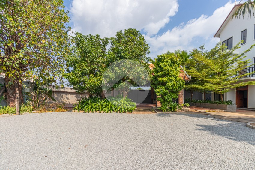 4 Bedroom Commercial Villa For Sale - Svay Dangkum, Siem Reap