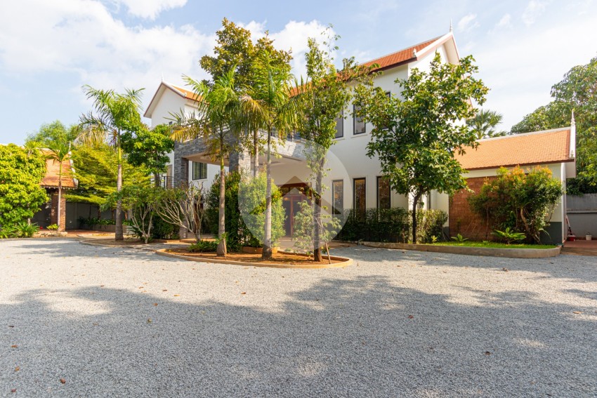 4 Bedroom Commercial Villa For Sale - Svay Dangkum, Siem Reap