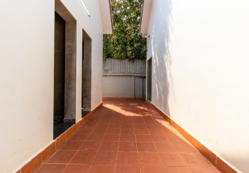 4 Bedroom Commercial Villa For Rent - Svay Dangkum, Siem Reap thumbnail