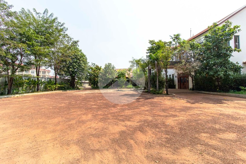 4 Bedroom Commercial Villa For Rent - Svay Dangkum, Siem Reap