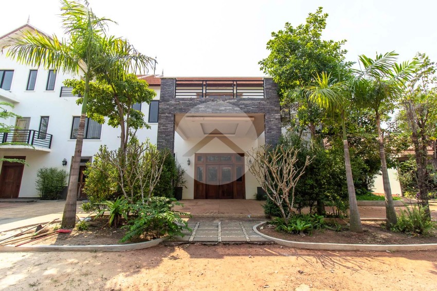 4 Bedroom Commercial Villa For Rent - Svay Dangkum, Siem Reap
