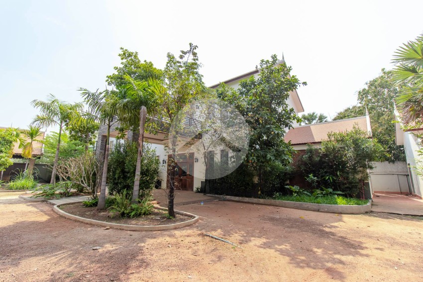 4 Bedroom Commercial Villa For Rent - Svay Dangkum, Siem Reap