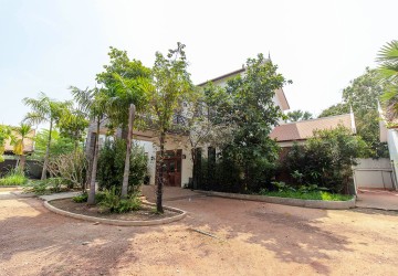 4 Bedroom Commercial Villa For Rent - Svay Dangkum, Siem Reap thumbnail