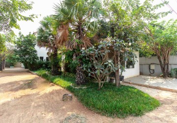 4 Bedroom Commercial Villa For Rent - Svay Dangkum, Siem Reap thumbnail