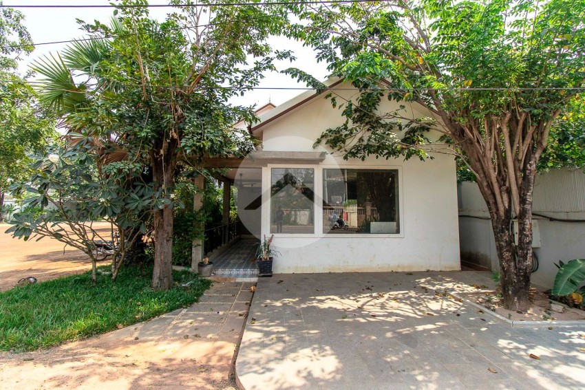 4 Bedroom Commercial Villa For Rent - Svay Dangkum, Siem Reap