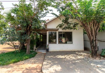 4 Bedroom Commercial Villa For Rent - Svay Dangkum, Siem Reap thumbnail