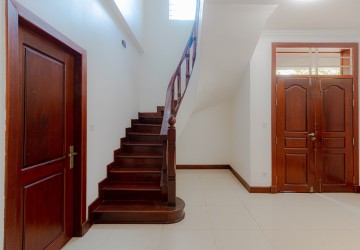 4 Bedroom Villa For Sale - Svay Dangkum, Siem Reap thumbnail