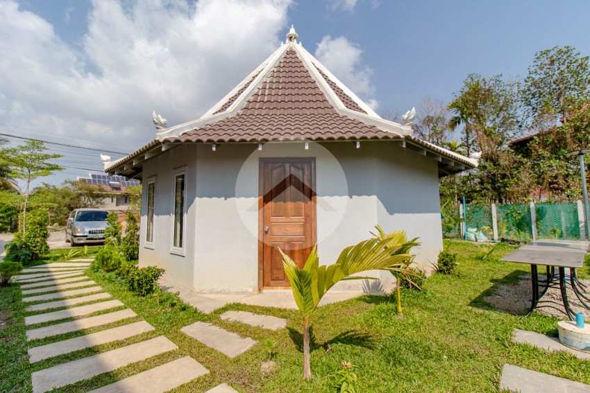 9 Bedroom Guesthouse Compound For Sale - Sala Kamreuk, Siem Reap