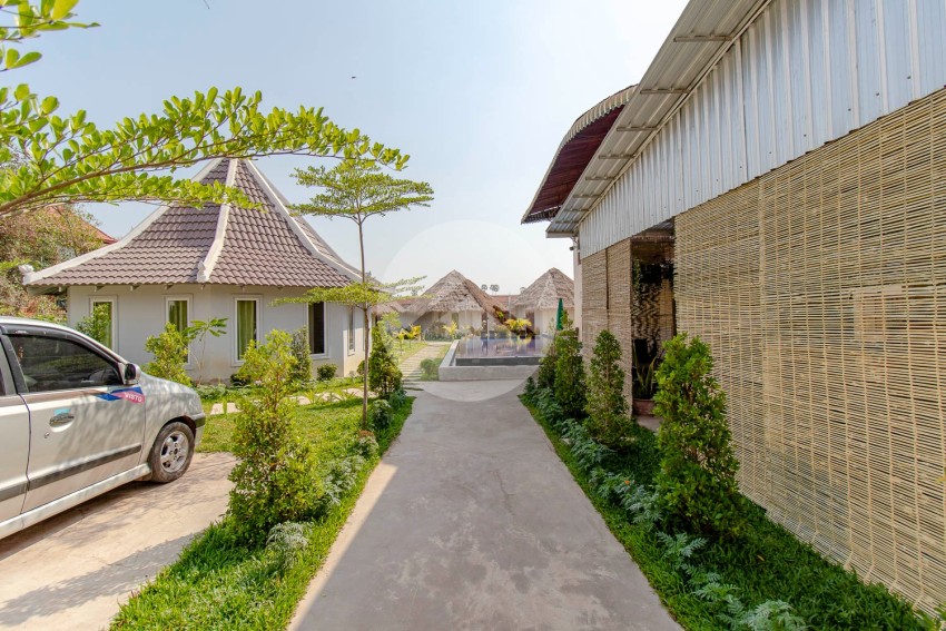 9 Bedroom Guesthouse Compound For Sale - Sala Kamreuk, Siem Reap