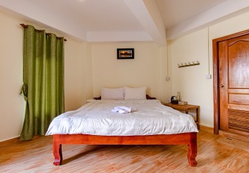 9 Bedroom Guesthouse Compound For Sale - Sala Kamreuk, Siem Reap thumbnail