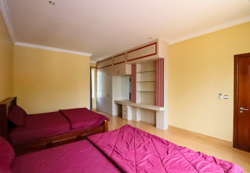 8 Villa Compound For Rent - Chreav, Siem Reap thumbnail