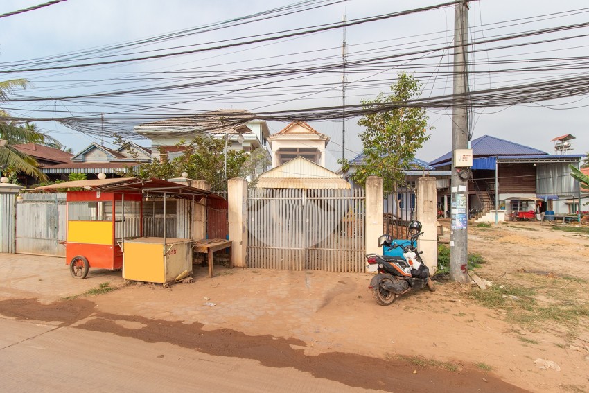 2 Bedroom House For Sale - Near Riverside, Sangkat Siem Reap