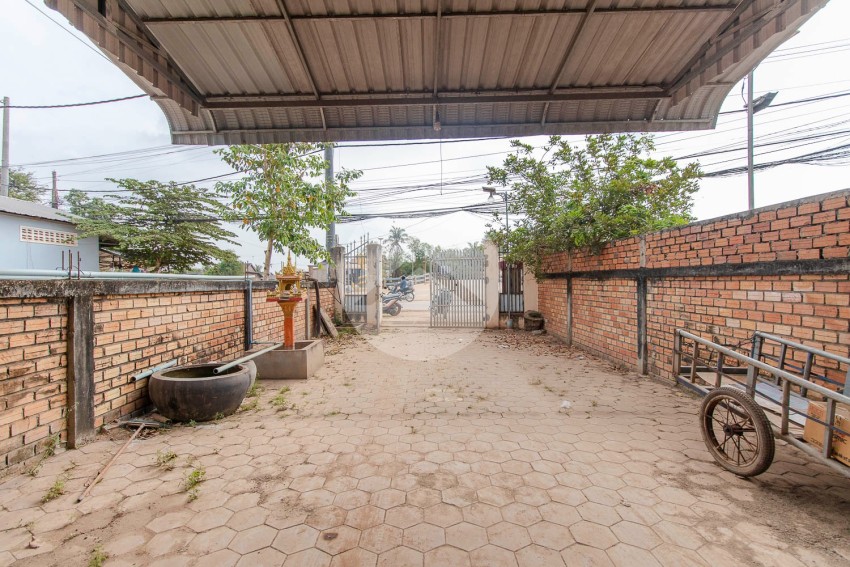 2 Bedroom House For Sale - Near Riverside, Sangkat Siem Reap