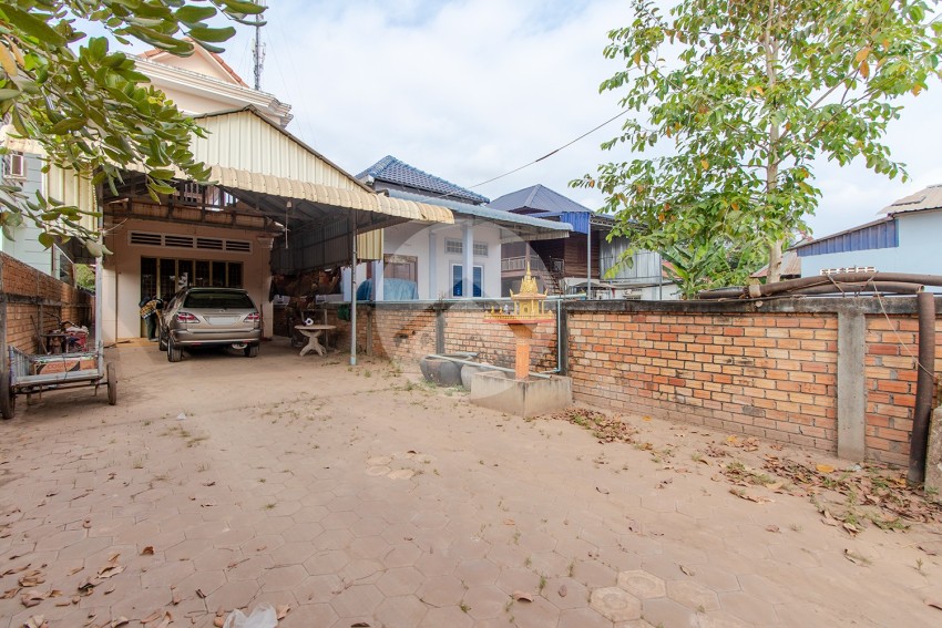 2 Bedroom House For Sale - Near Riverside, Sangkat Siem Reap