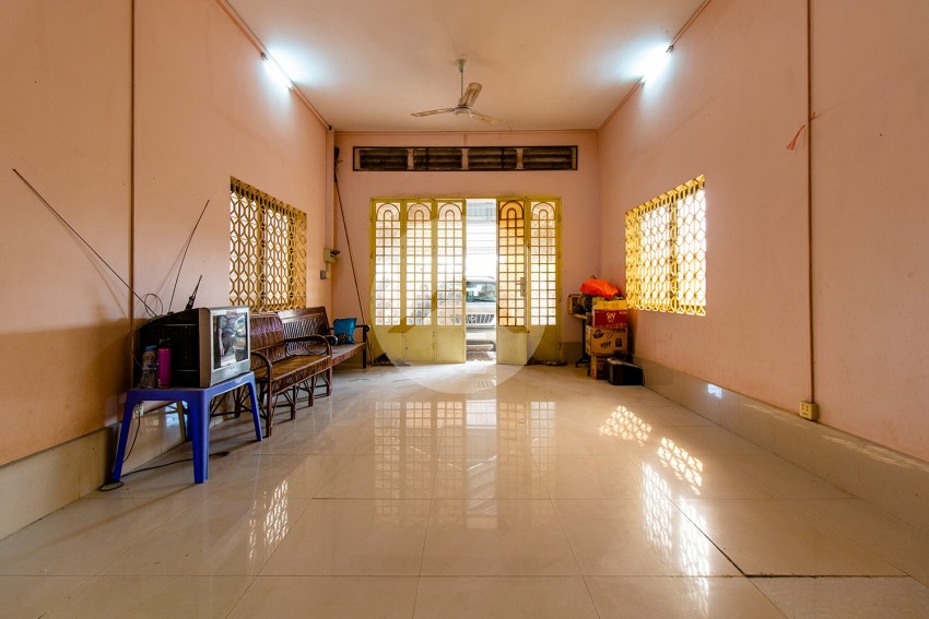 2 Bedroom House For Sale - Near Riverside, Sangkat Siem Reap