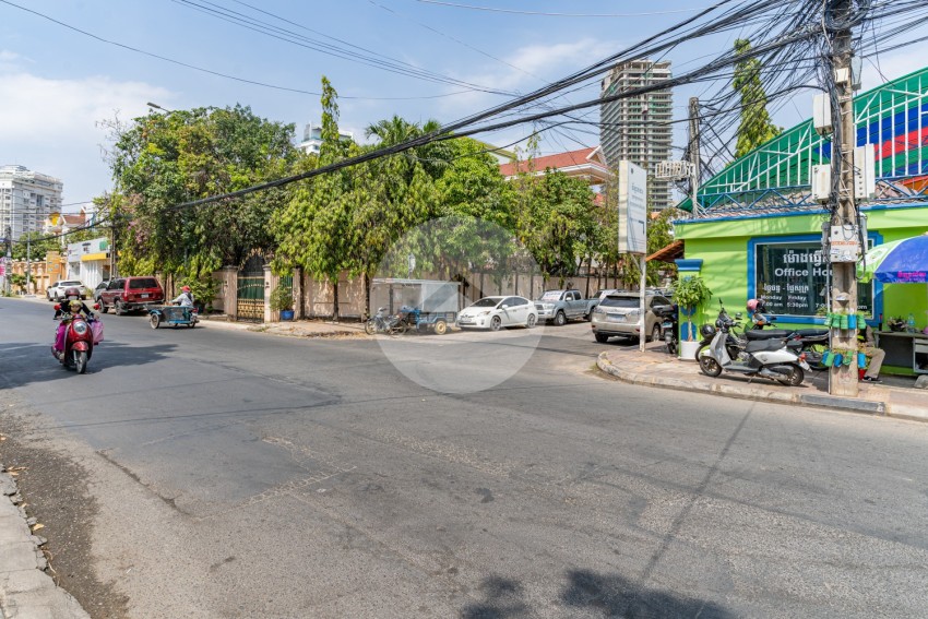 374 Sqm Retail Space For Rent - Boeung Kak 2, Phnom Penh