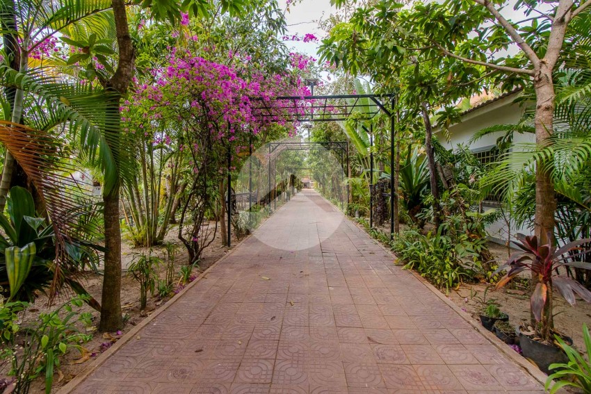 12 Unit Villa Compound For Sale -Svay Dangkum, Siem Reap