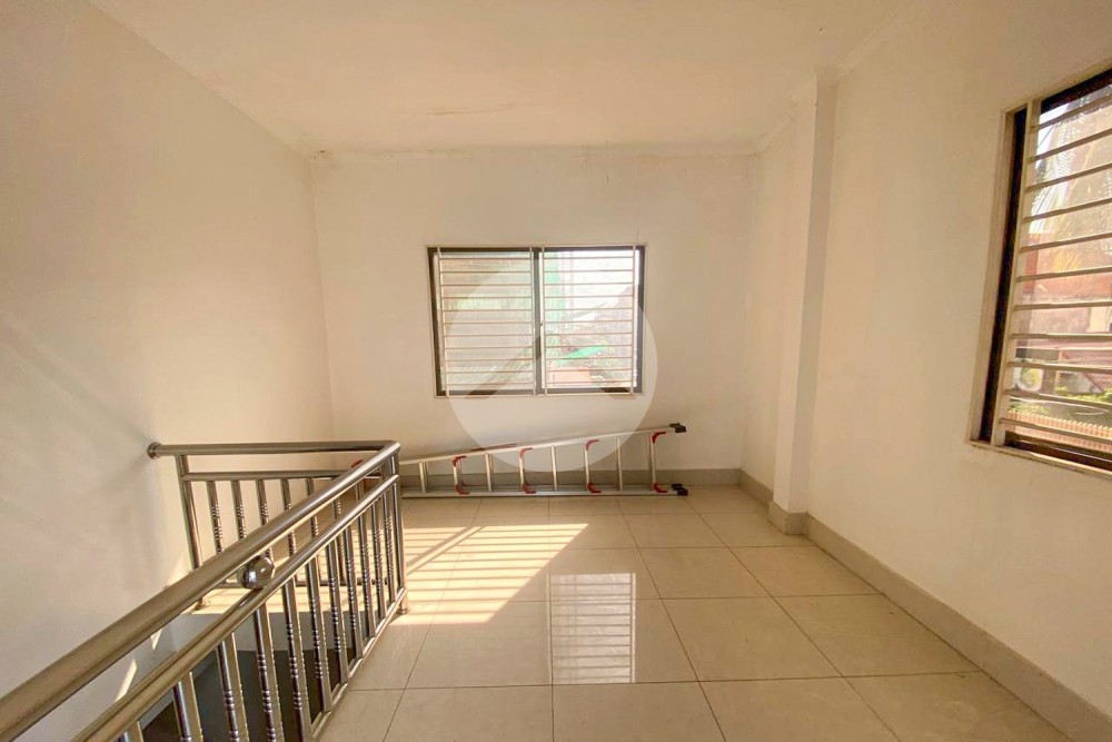 288 Sqm Commercial Villa For Rent - Veal Vong, Phnom Penh - Image 11