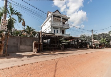 8 Bedroom House For Rent - Svay Dangkum, Siem Reap thumbnail