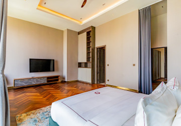 4 Bedroom Penthouse For Rent - Toul Kork, Phnom Penh thumbnail