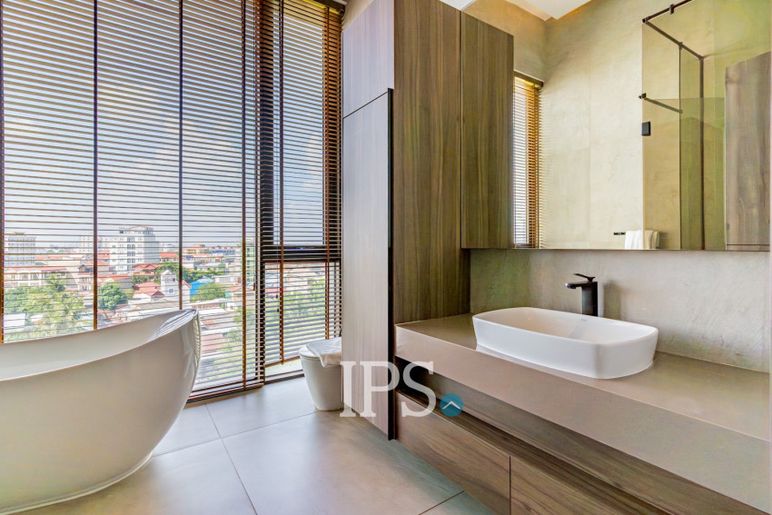 4 Bedroom Penthouse For Rent - Toul Kork, Phnom Penh
