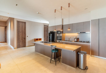 4 Bedroom Serviced Penthouse For Rent - Toul Kork, Phnom Penh thumbnail