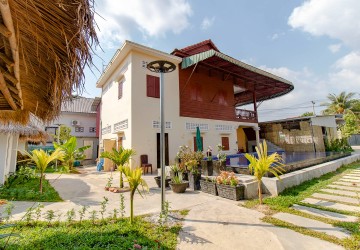 9 Bedroom Guesthouse Compound For Rent - Sala Kamreuk, Siem Reap thumbnail