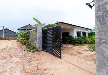 2 Bedroom Villa For Sale - Krabei Riel, Siem Reap thumbnail