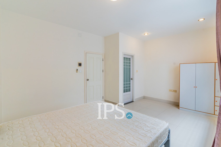 4 Bedroom Linked Villa For Rent - Borey Peng Huoth, Russey Keo, Phnom Penh