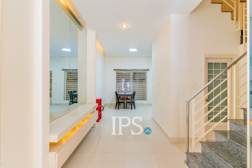 4 Bedroom Linked Villa For Rent - Borey Peng Huoth, Russey Keo, Phnom Penh