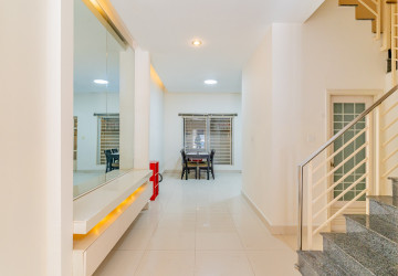 4 Bedroom Linked Villa For Rent - Borey Peng Huoth, Russey Keo, Phnom Penh thumbnail