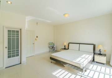 4 Bedroom Linked Villa For Rent - Borey Peng Huoth, Russey Keo, Phnom Penh thumbnail