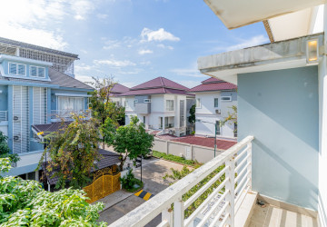 4 Bedroom Linked Villa For Rent - Borey Peng Huoth, Russey Keo, Phnom Penh thumbnail