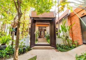 36 Bedroom Hotel For Sale - Sala Kamreuk, Siem Reap thumbnail