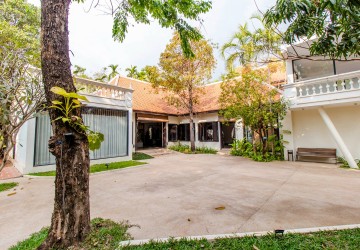 36 Bedroom Hotel For Sale - Sala Kamreuk, Siem Reap thumbnail